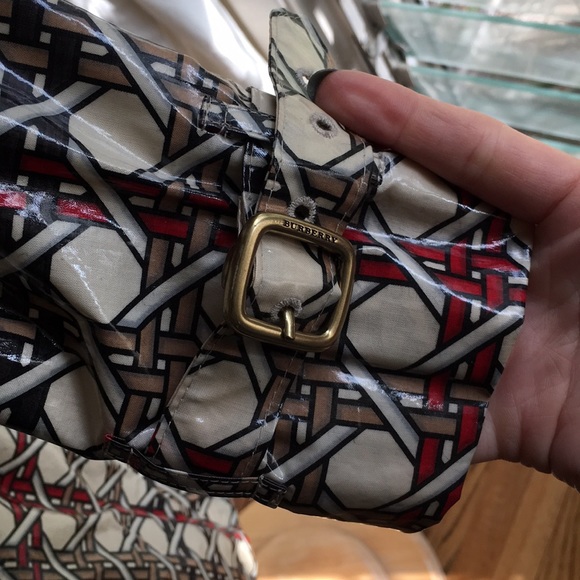 BURBERRY LAMINATED COTTON RAINCOAT SIZE 6🏠 - Picture 7 of 8